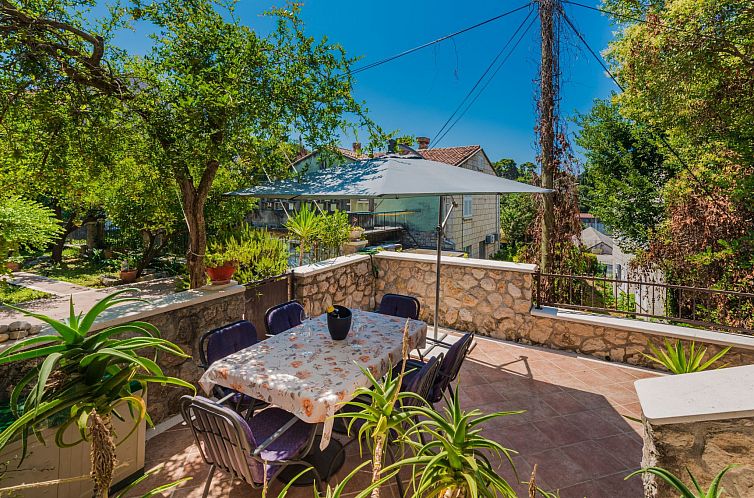 Unterkunft 1030611 - Appartement Dalmatien - Appartement Geräumige Ferienwohnung mit eigener Terrasse