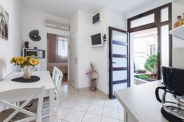 Appartement Ivona mit Terrasse und Außendusche