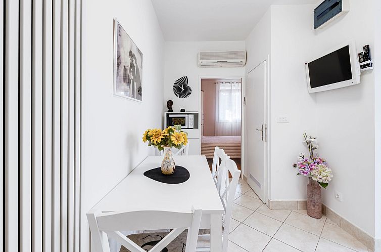 Appartement Ivona mit Terrasse und Außendusche