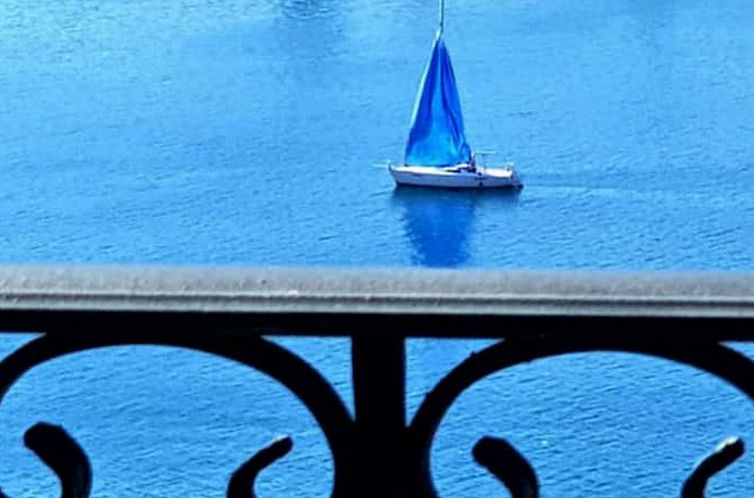 Vakantiehuis Villa mit Blick auf das Wasser