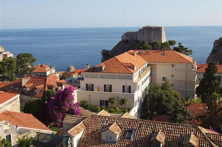 Appartement in Pile mit Vorgarten