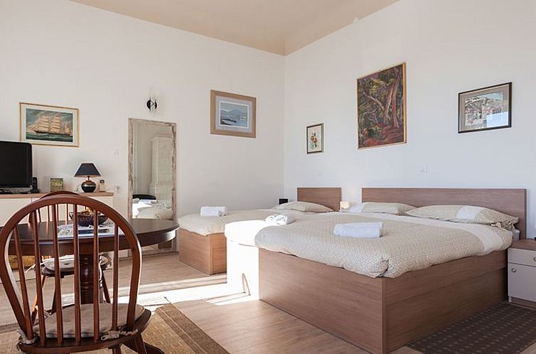 Appartement in Pile mit Vorgarten