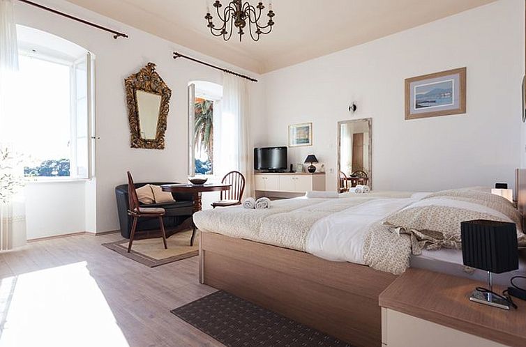 Appartement in Pile mit Vorgarten