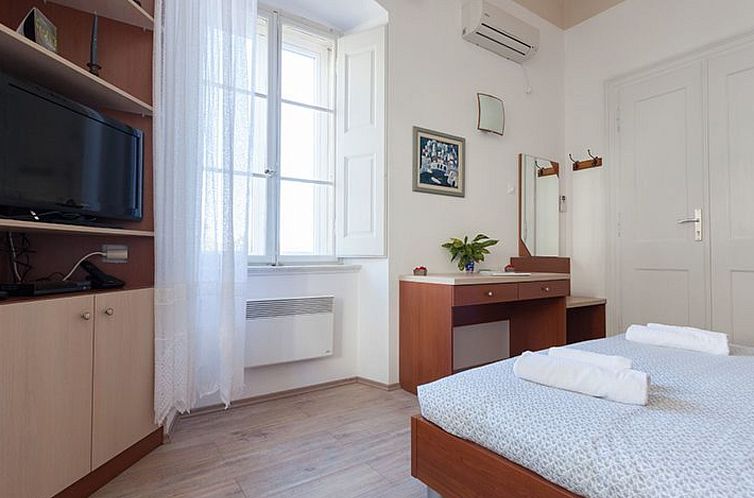 Appartement in Pile mit Vorgarten