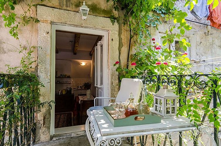 Guest house 1030636 - Apartment Dalmatia - Appartement Wunderschöne Ferienwohnung in der Altstadt mit 