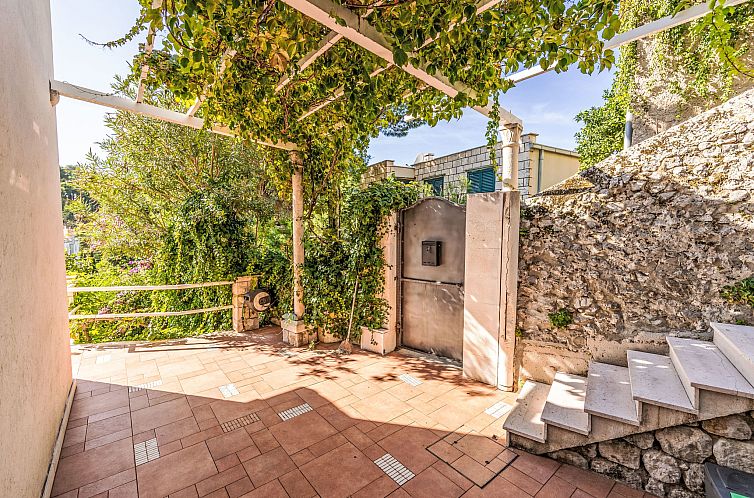 Appartement Nette Ferienwohnung in Pile mit Terrasse und Gar