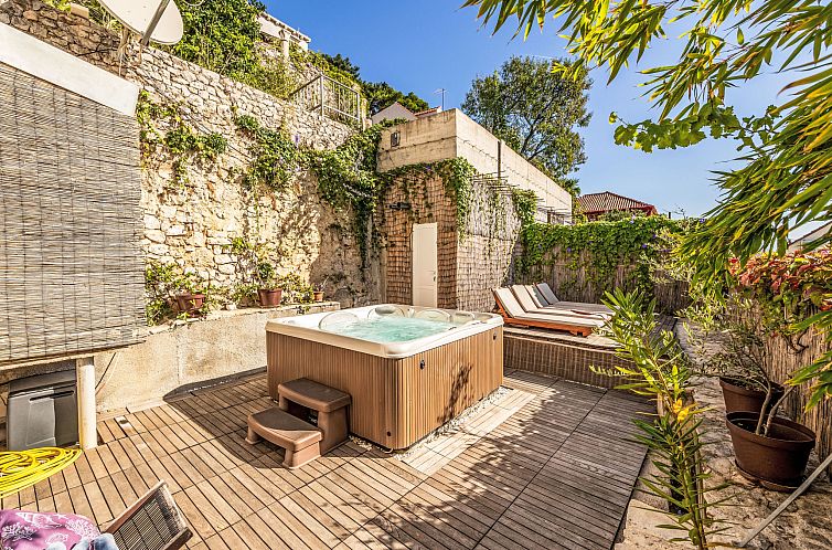 Appartement Nette Ferienwohnung in Pile mit Terrasse und Gar