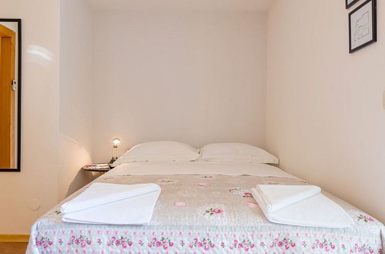 Appartement Nette Ferienwohnung in Pile mit Terrasse und Gar