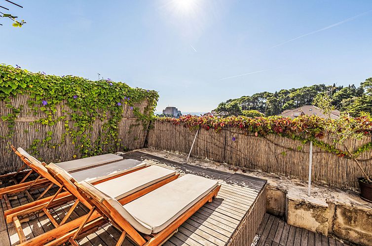 Appartement Nette Ferienwohnung in Pile mit Terrasse und Gar