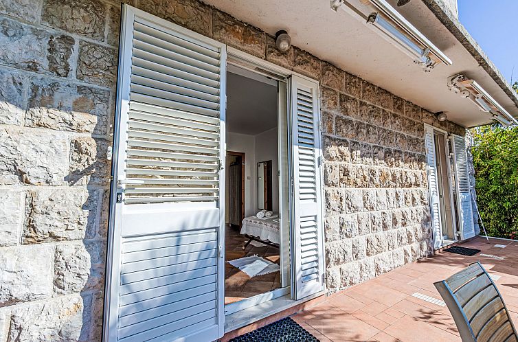 Appartement Nette Ferienwohnung in Pile mit Terrasse und Gar