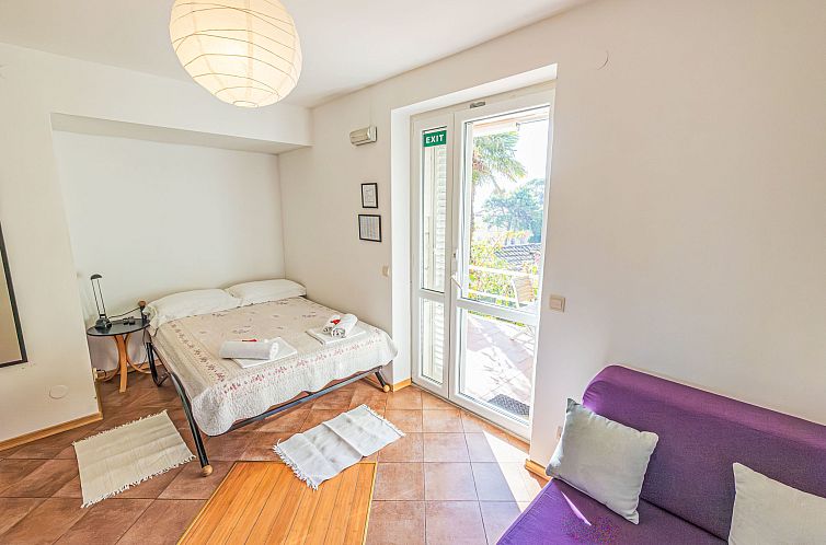Appartement Nette Ferienwohnung in Pile mit Terrasse und Gar