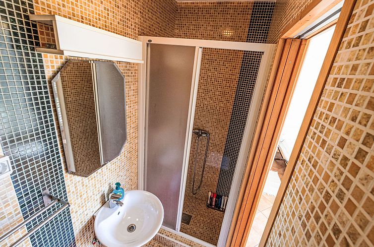 Appartement Nette Ferienwohnung in Pile mit Terrasse und Gar