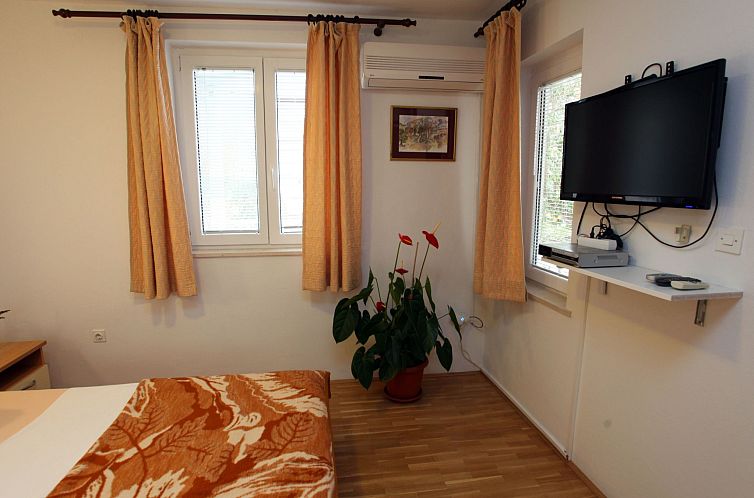 Appartement Ivana mitten im Blumengarten