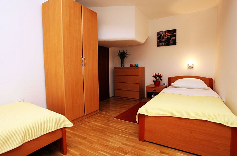 Appartement Ivana mitten im Blumengarten