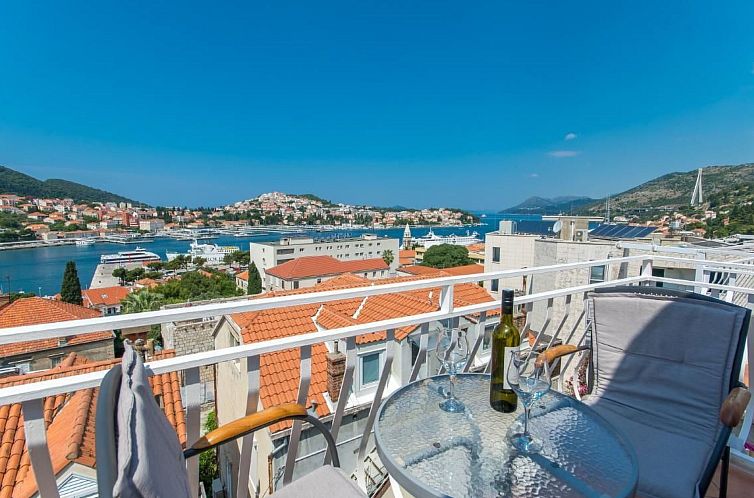 Appartement Apartment nahe Hafen mit Meerblick