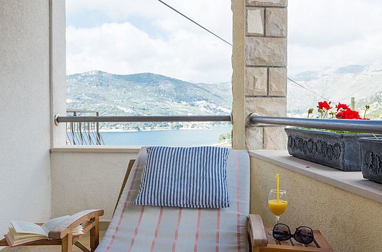 Appartement Mélanie C im ersten Stock einer Villa am Strand