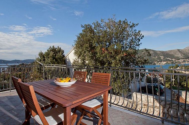 Unterkunft 1030915 - Appartement Dalmatien - Appartement Mélanie im Erdgeschoss einer Villa in Strandnä