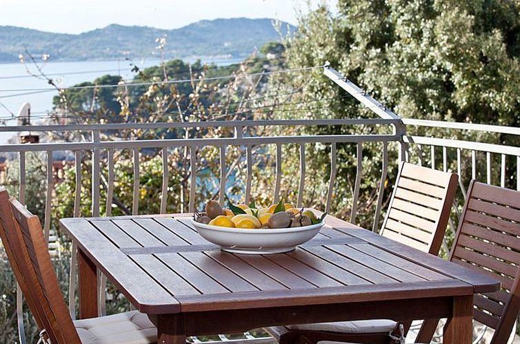 Appartement Mélanie im Erdgeschoss einer Villa in Strandnä