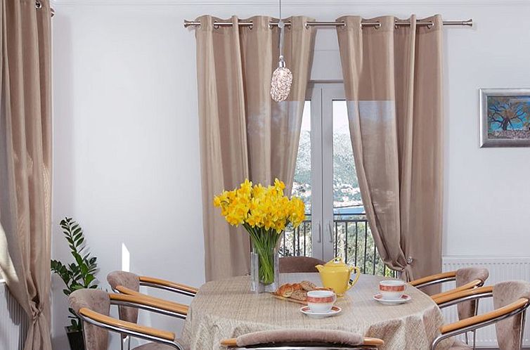 Appartement Mélanie im Erdgeschoss einer Villa in Strandnä