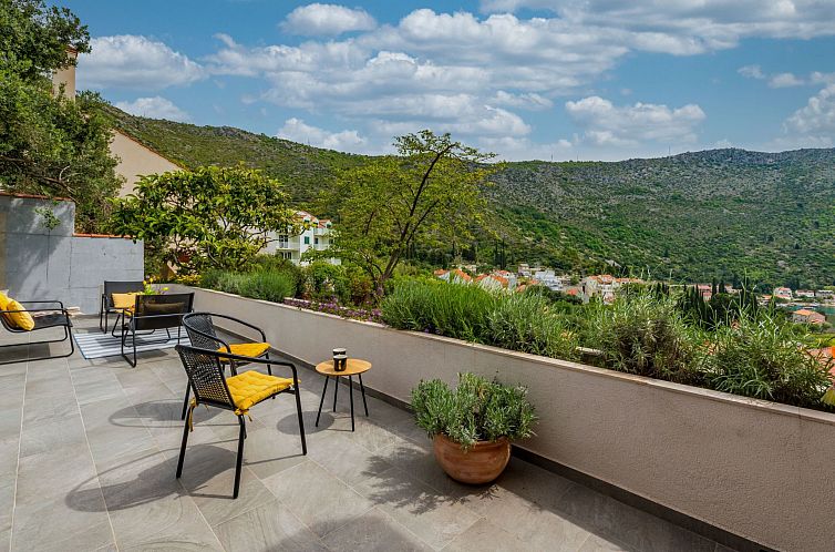 Vakantiehuis Moderne Villa mit Infinity-Pool und atemberaube