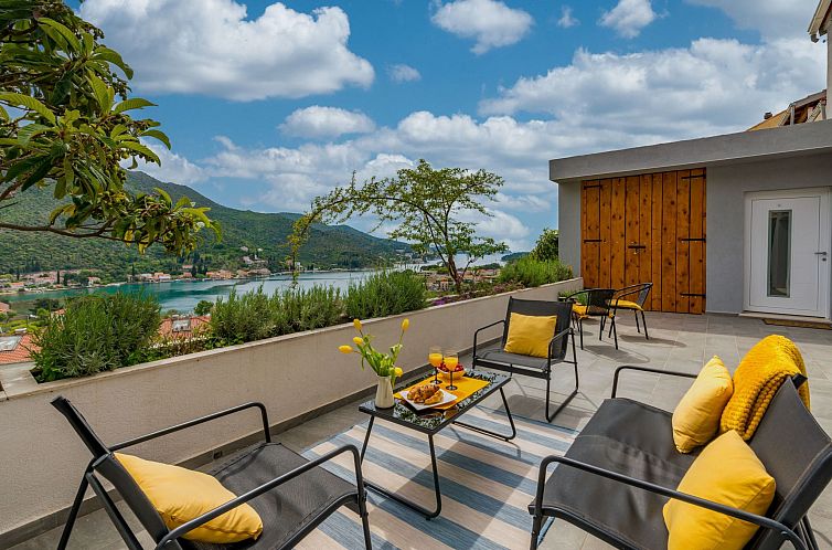 Vakantiehuis Moderne Villa mit Infinity-Pool und atemberaube