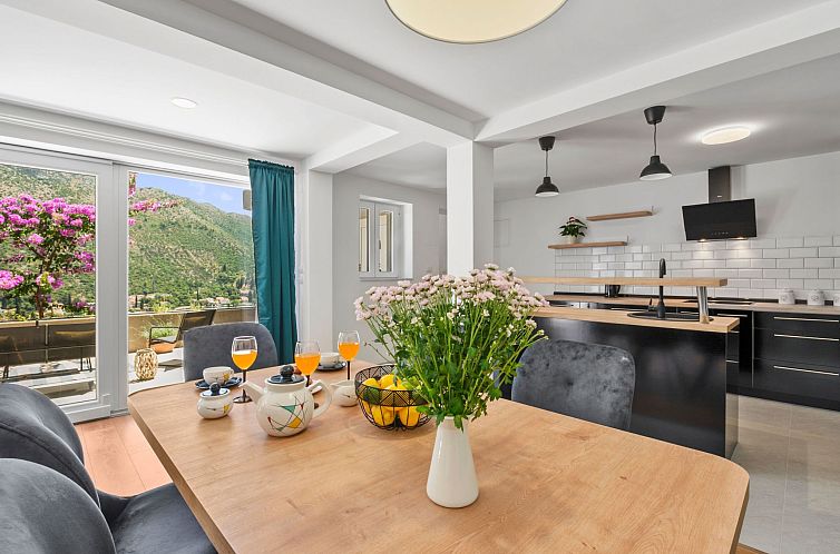Vakantiehuis Moderne Villa mit Infinity-Pool und atemberaube