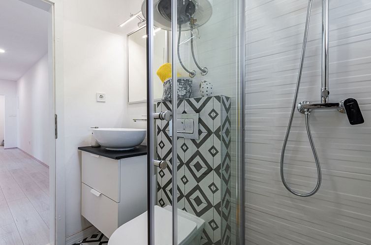 Vakantiehuis Moderne Villa mit Infinity-Pool und atemberaube