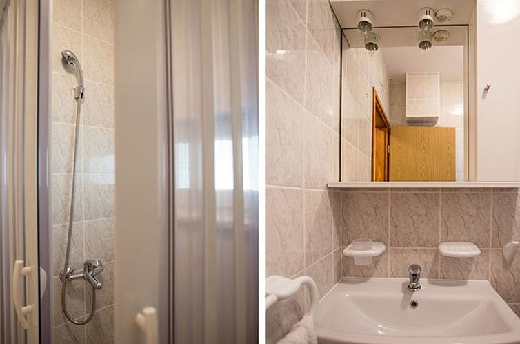 Appartement Mélanie B im ersten Stock einer Villa am Strand