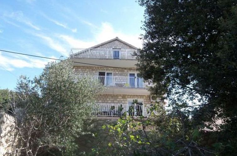 Appartement Mélanie B im ersten Stock einer Villa am Strand
