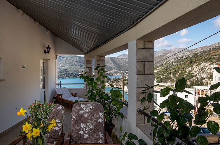 Appartement Mélanie B im ersten Stock einer Villa am Strand