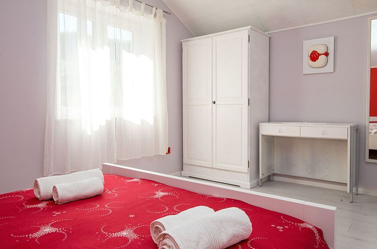 Vakantiehuis Großes Ferienhaus mit Terrasse und Garten