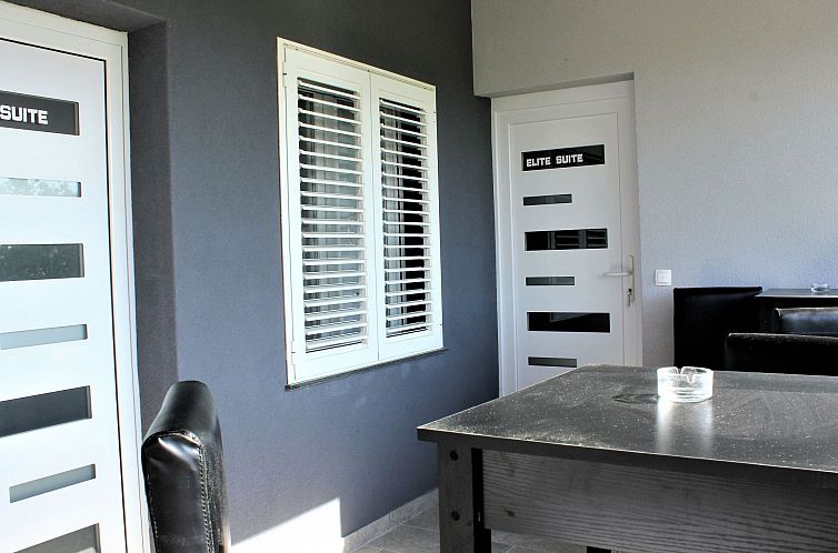 Unterkunft 1030929 - Appartement Dalmatien - Appartement mit Blick auf das Wasser