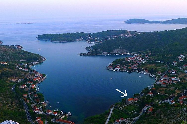 Vakantiehuis Privatzimmer im Schloss Seefront Zamagna, Mali 
