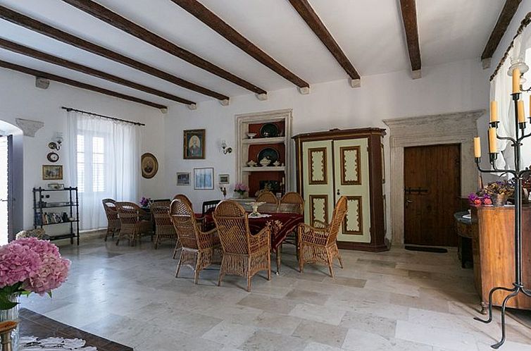 Vakantiehuis Privatzimmer im Schloss Seefront Zamagna, Mali 