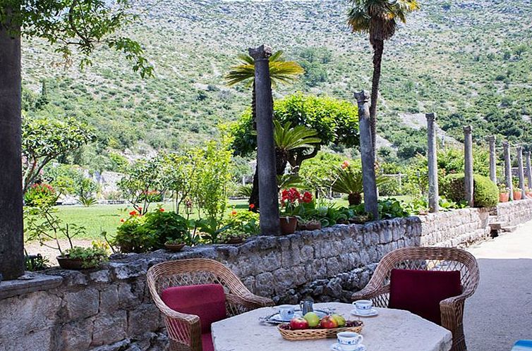 Vakantiehuis Privatzimmer im Schloss Seefront Zamagna, Mali 