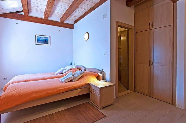 Vakantiehuis Privatzimmer im Schloss Seefront Zamagna, Mali 