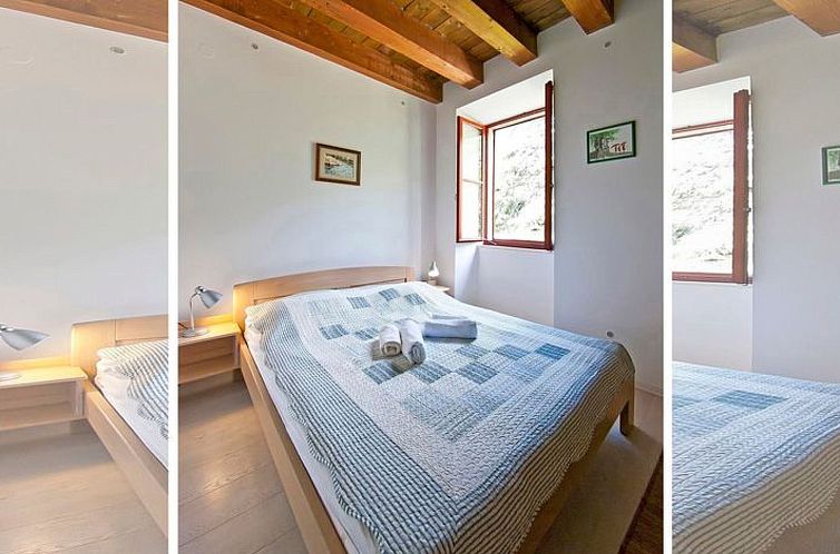 Vakantiehuis Privatzimmer im Schloss Seefront Zamagna, Mali 