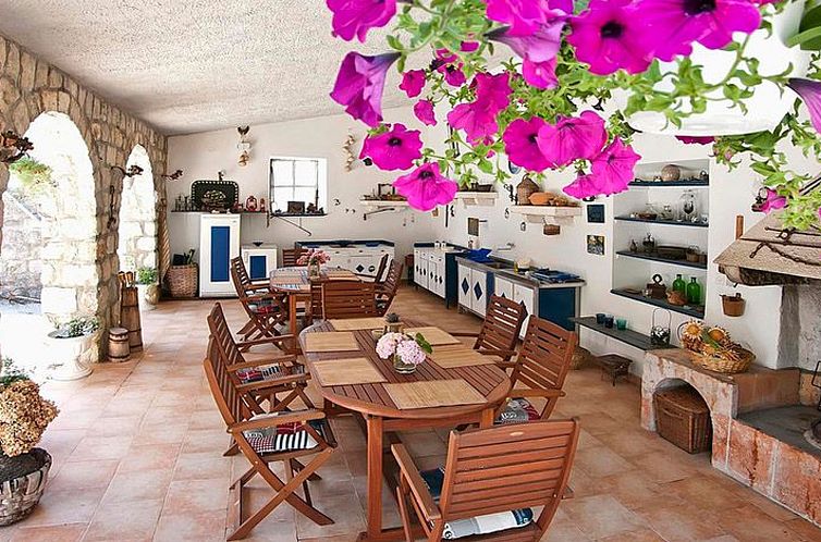 Vakantiehuis Privatzimmer im Schloss Seefront Zamagna, Mali 