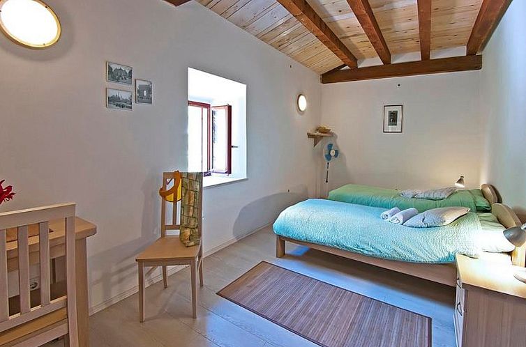 Vakantiehuis Privatzimmer im Schloss Seefront Zamagna, Mali 
