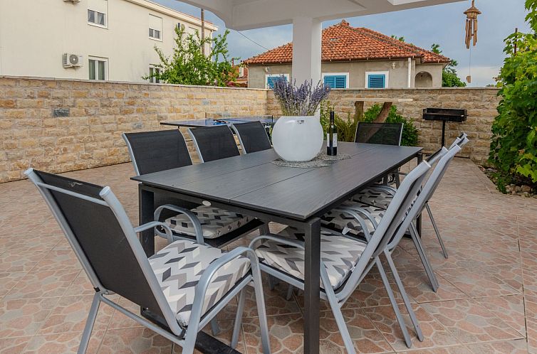 Vakantiehuis Holiday home Lucic