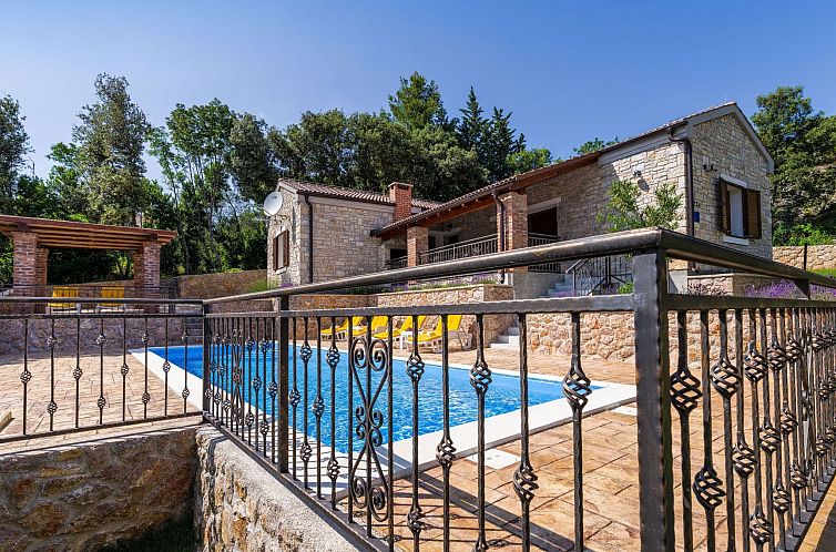 Vakantiehuis Ferienvilla Roko mit beheiztem Pool