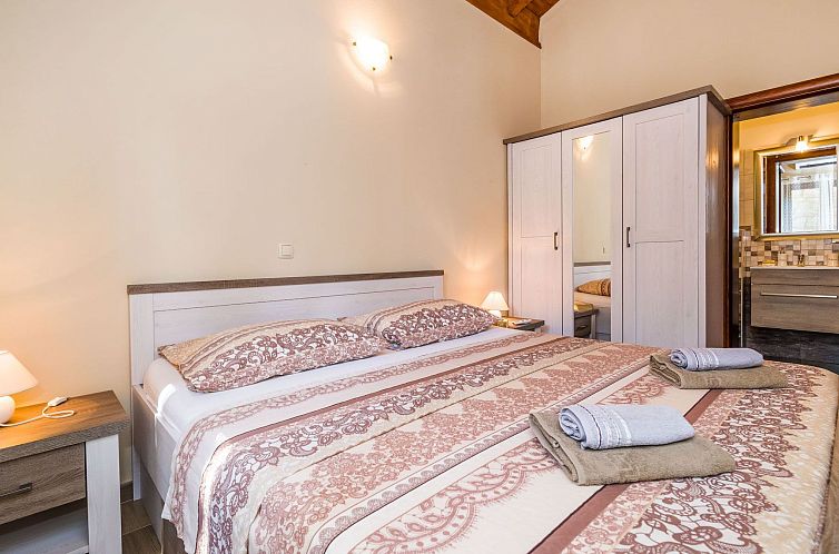 Vakantiehuis Ferienvilla Roko mit beheiztem Pool