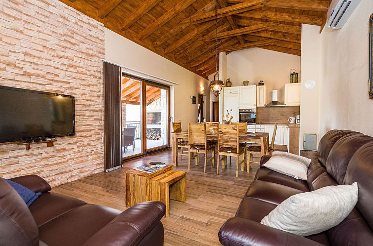 Vakantiehuis Ferienvilla Roko mit beheiztem Pool