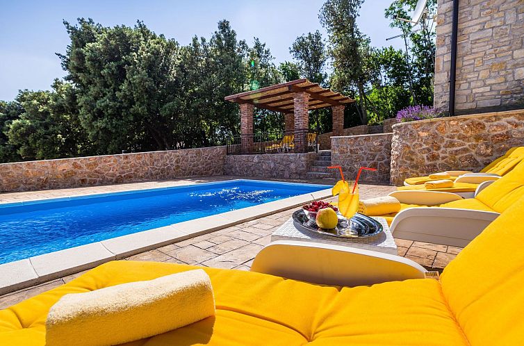 Vakantiehuis Ferienvilla Roko mit beheiztem Pool