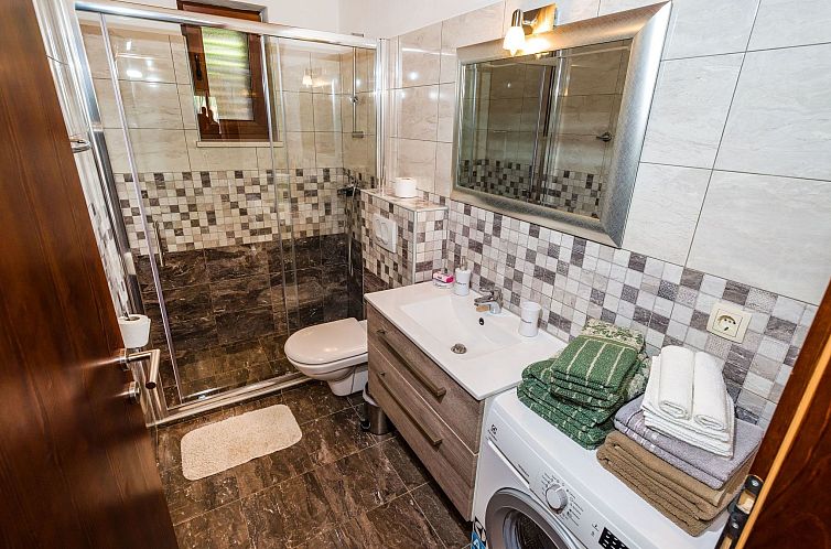 Vakantiehuis Ferienvilla Roko mit beheiztem Pool