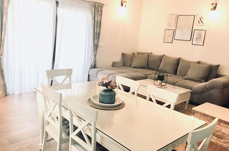 Vakantiehuis Angenehmes Haus in Posedarje mit großem Garten