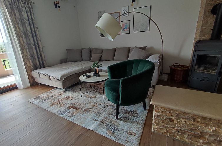 Vakantiehuis Angenehmes Haus in Posedarje mit großem Garten