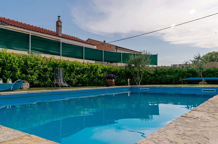 Vakantiehuis in Posedarje mit großem Garten