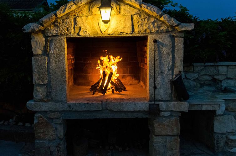 Vakantiehuis in Posedarje mit großem Garten