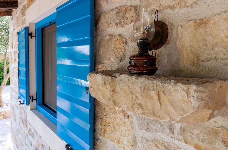 Vakantiehuis in Posedarje mit großem Garten